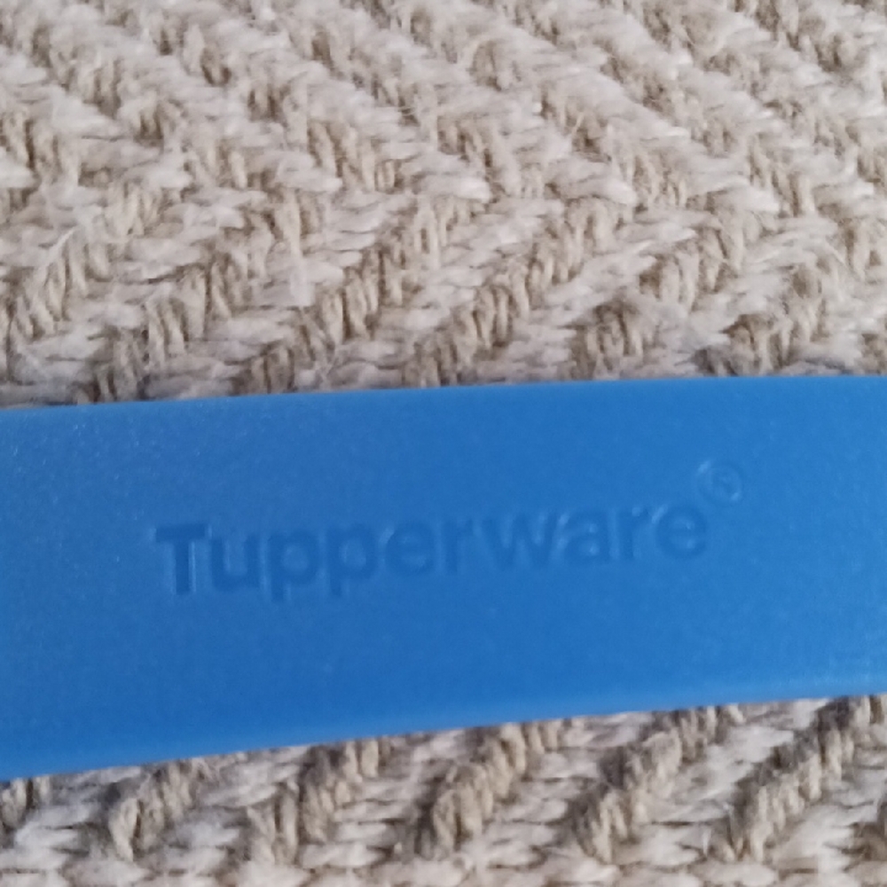 Tupperware Blue Kitchen Tool - Picture 2 of 4